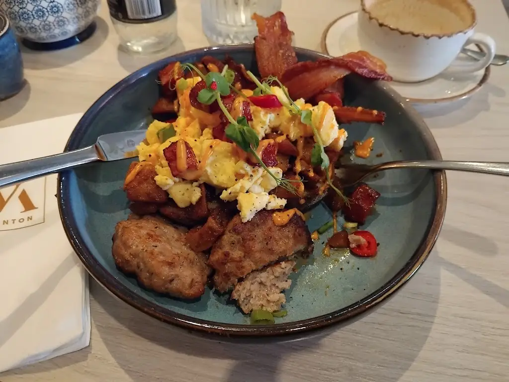 Roxana Earp_Vintage Ambiance_Eccles_review