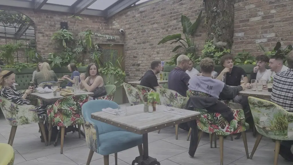 The Garden Bar & Restaurant, Monton_Eccles_slider_image_2