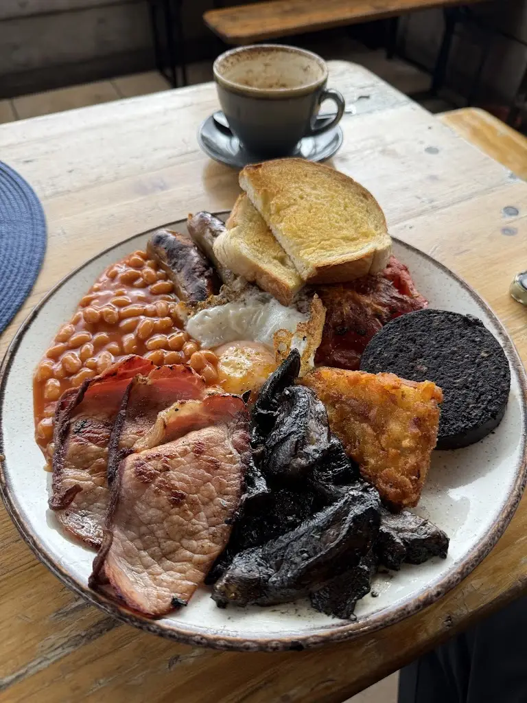 Andrzej Pierścieniak_Playfoots Cafe & Bar_Eccles_review