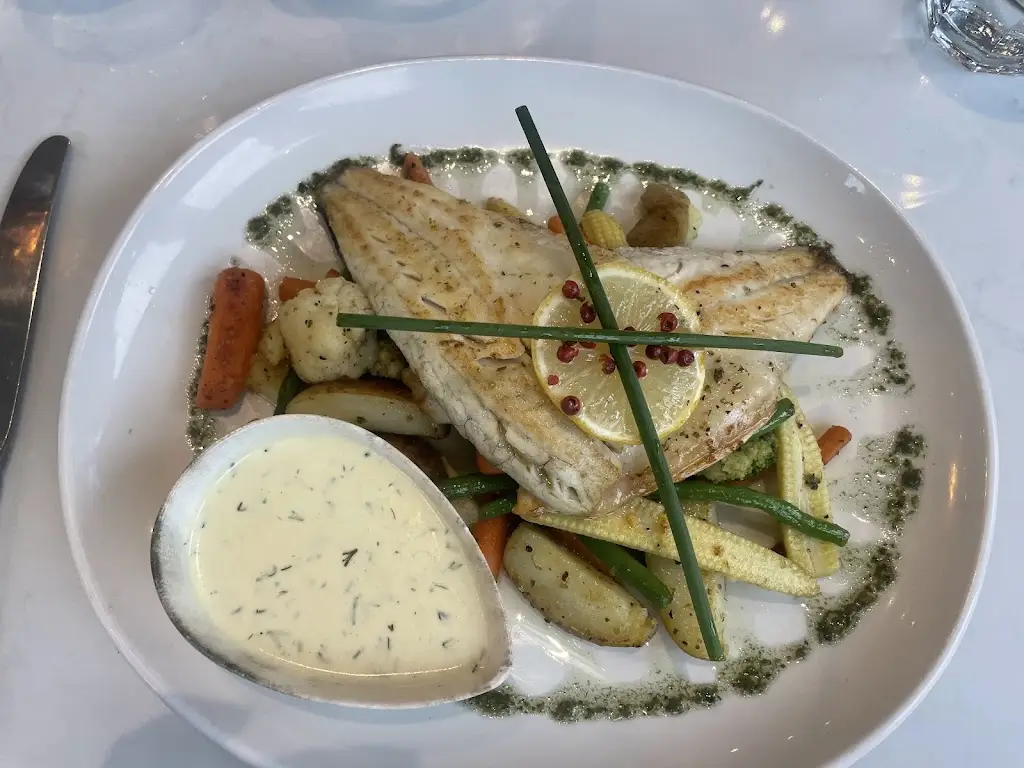 Christine Lomax_Dino's Bar & Kitchen, Monton_Eccles_review