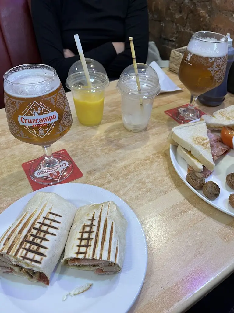 Andrew_Butterfly Cafe and Bar_Eccles_review