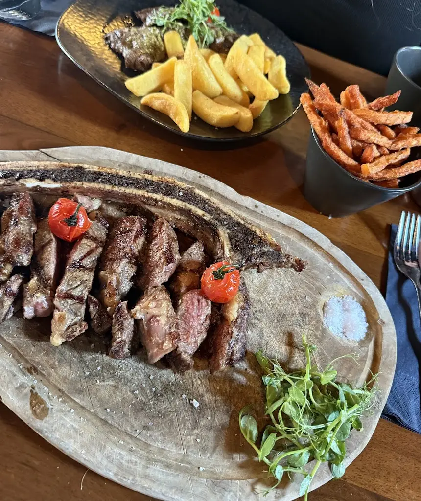 Lucy_Noir Steakhouse_Eccles_review