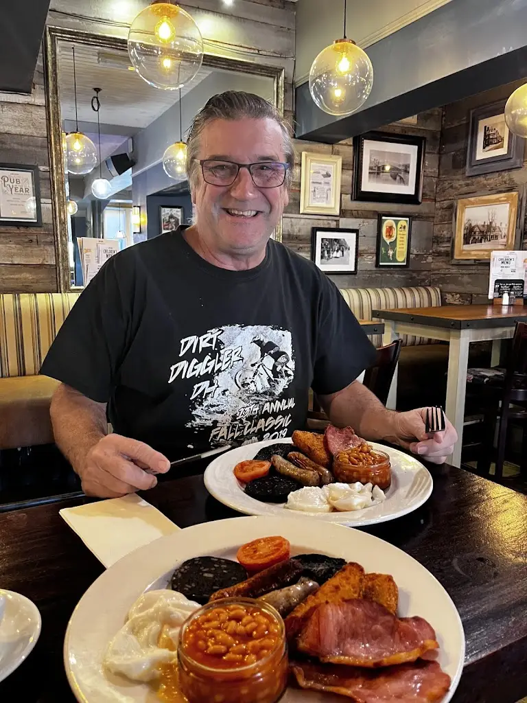 Kalpana Armstrong_The Blue Bell_Eccles_review