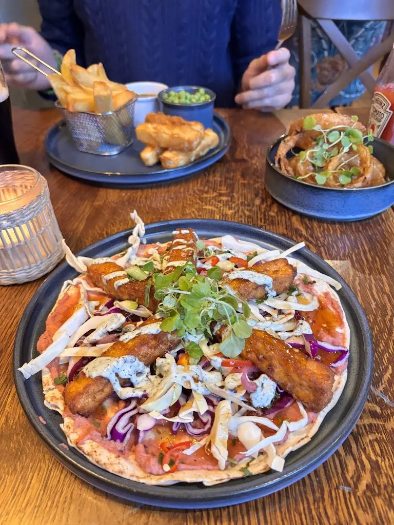 Maria McNeil_The Hart at Headless Cross_Astwood Bank_review