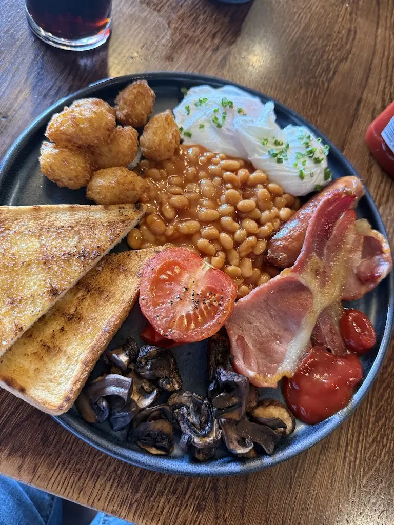 The Hart at Headless Cross_Astwood Bank_slider_image_3