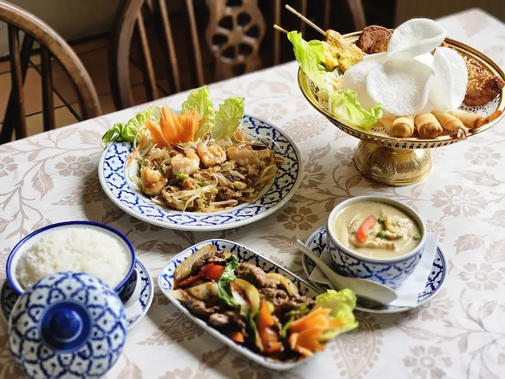 Golden Fleece_Elstead_slider_image_2