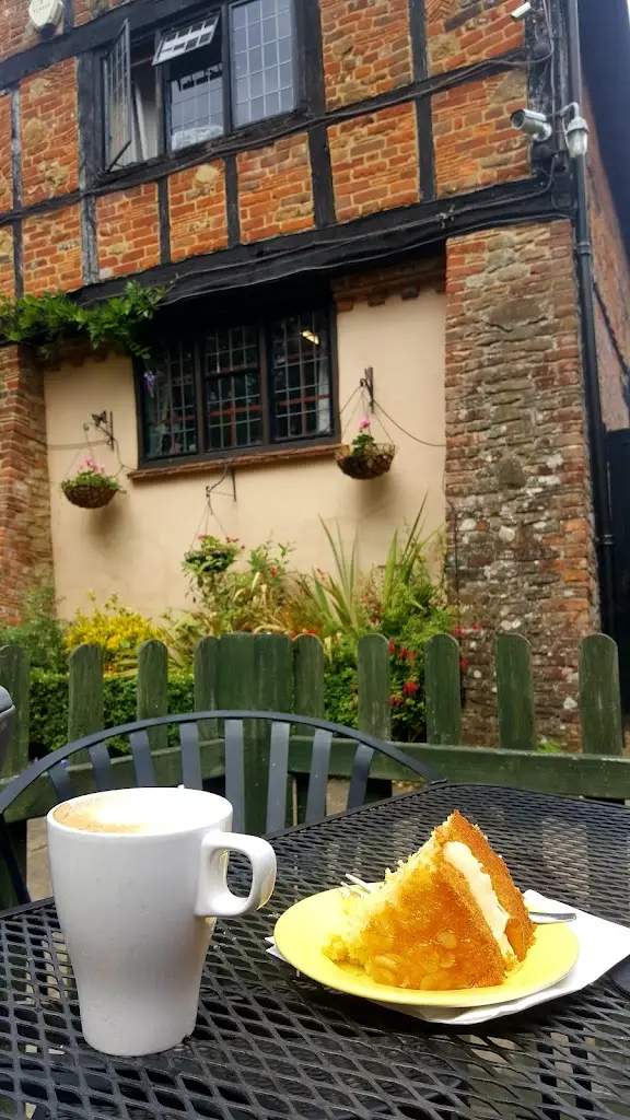 A. Surridge_The Little Barn Cafe_Elstead_review