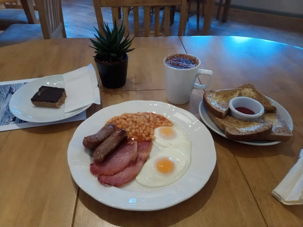 Molly Grossman_The Pavilion Cafe_Elstead_review