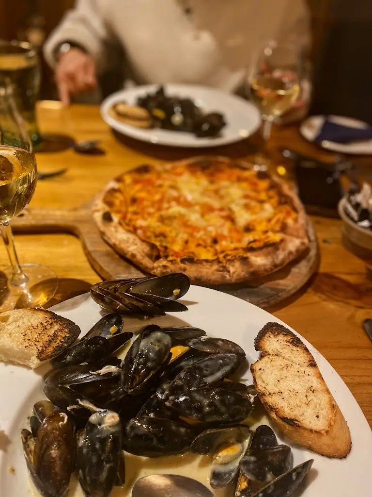 Izabela S_The White Horse_Empingham_review