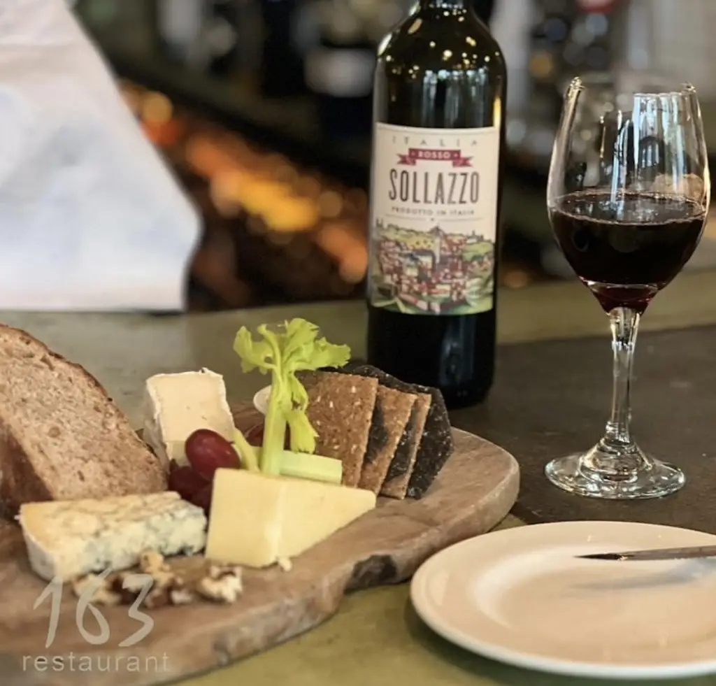 163 restaurant & bar_Egham_slider_image_3