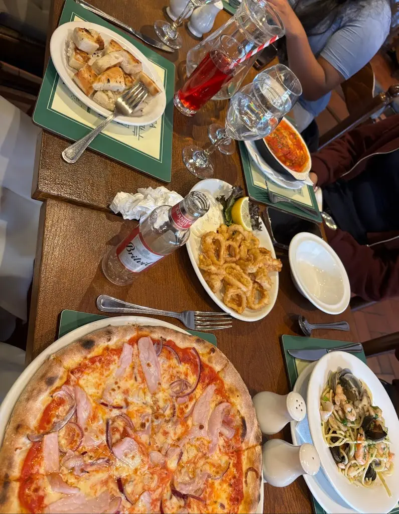 Villa Rosa_Egham_slider_image_3