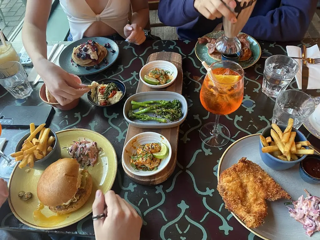 Leanne Tan_Liberto Lounge_Egham_review