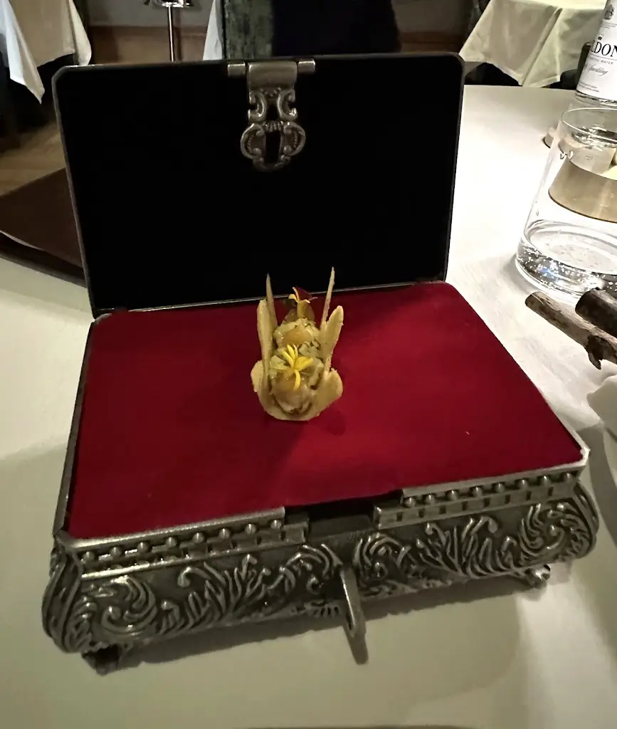 Jim DeRose_The Tudor Pass at Great Fosters_Egham_review