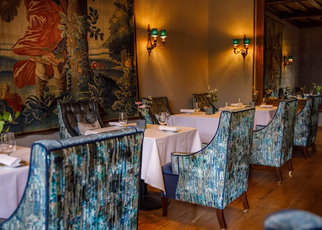 The Tudor Pass at Great Fosters ristorante a Egham