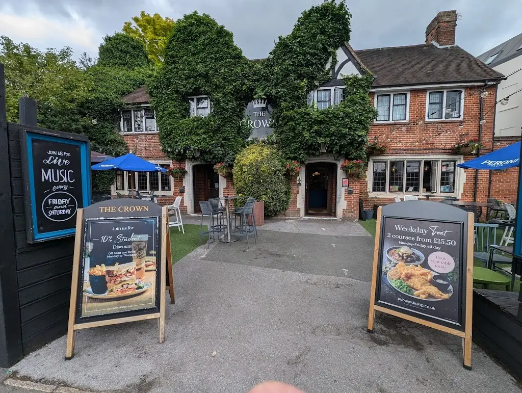 Crown Egham_Egham_slider_image_2