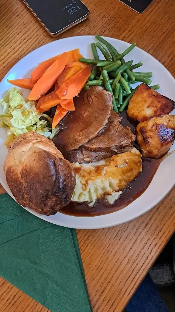 Mark Hallett_The Globe_Audlem_review