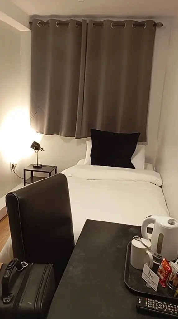 Almudena Curros_Stansted Lodge Elsenham_Elsenham_review