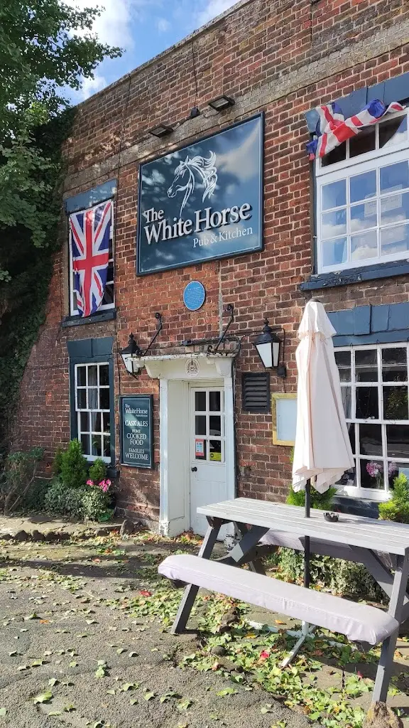 The White Horse Pub & Multi Cuisine Kitchen restaurant in Eaton Socon