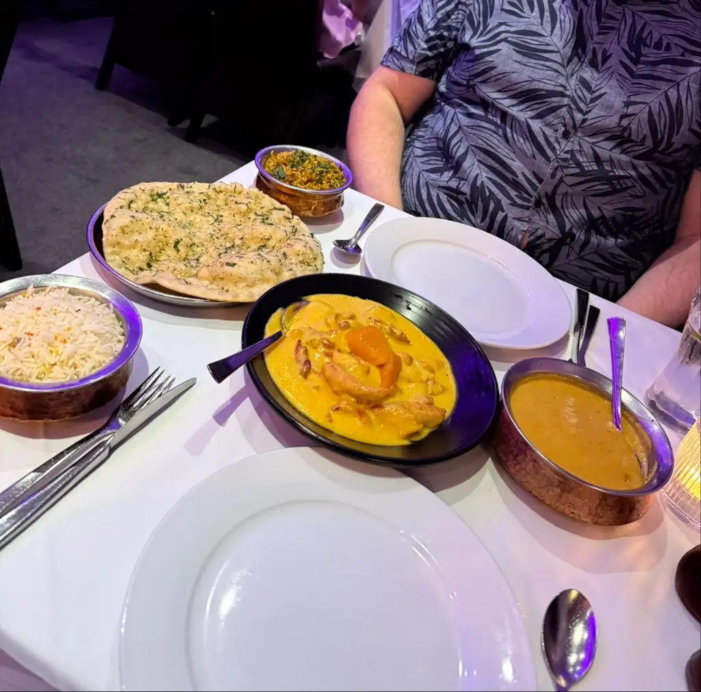 Alexandra Francis_Nawab Lounge_Eaton Socon_review