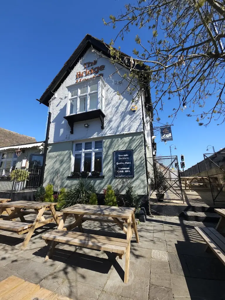 Paul_Bridge House_Eaton Socon_review