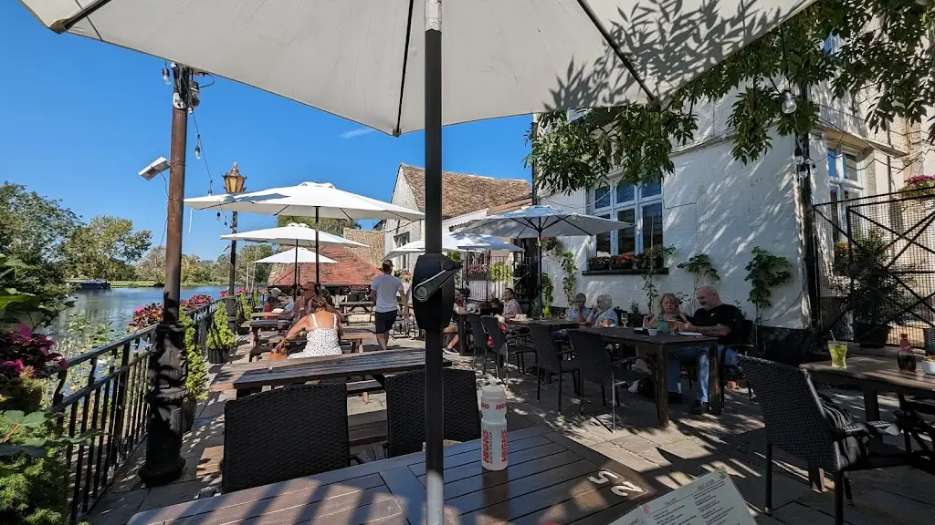 Bridge House restaurant in Eaton Socon