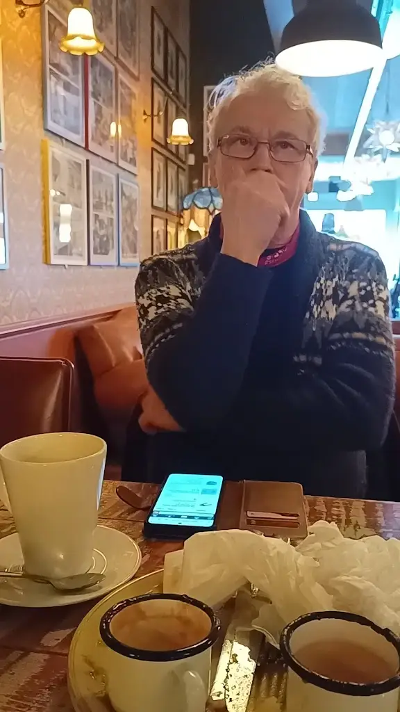 Ethan Mcguire_Ferro Lounge_Eaton Socon_review