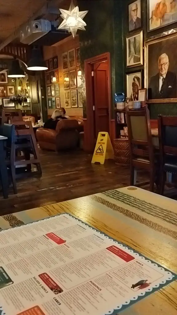 Ferro Lounge_Eaton Socon_slider_image_2