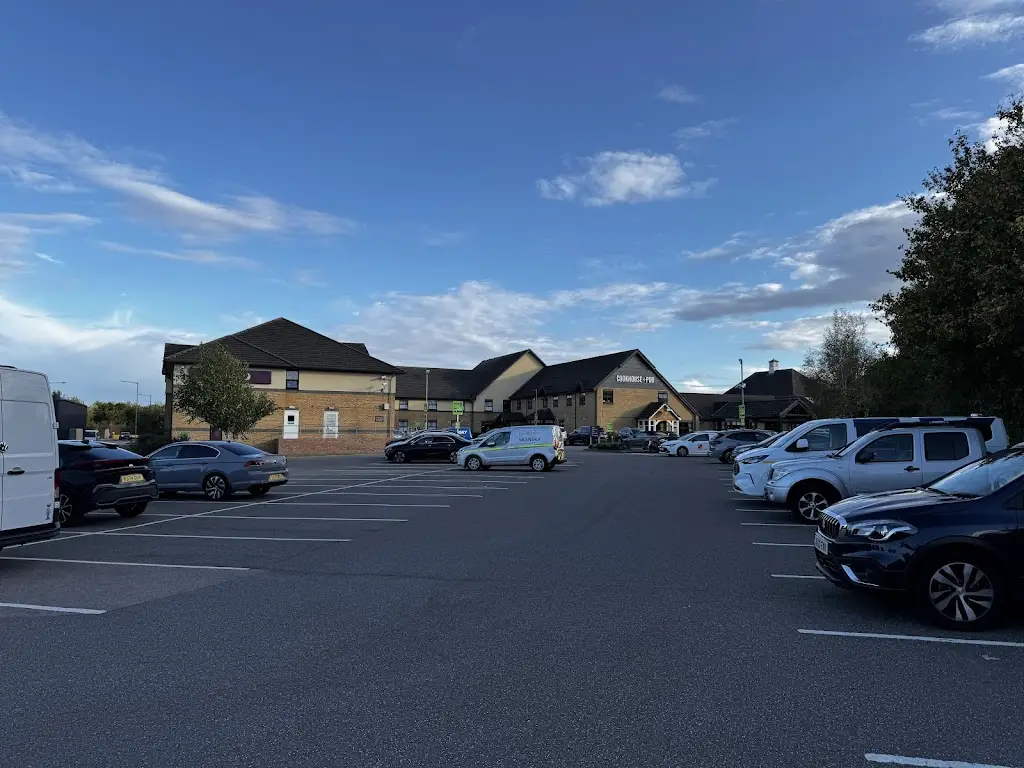 Gareth Taylor_Premier Inn St. Neots (Colmworth Park) hotel_Eaton Socon_review