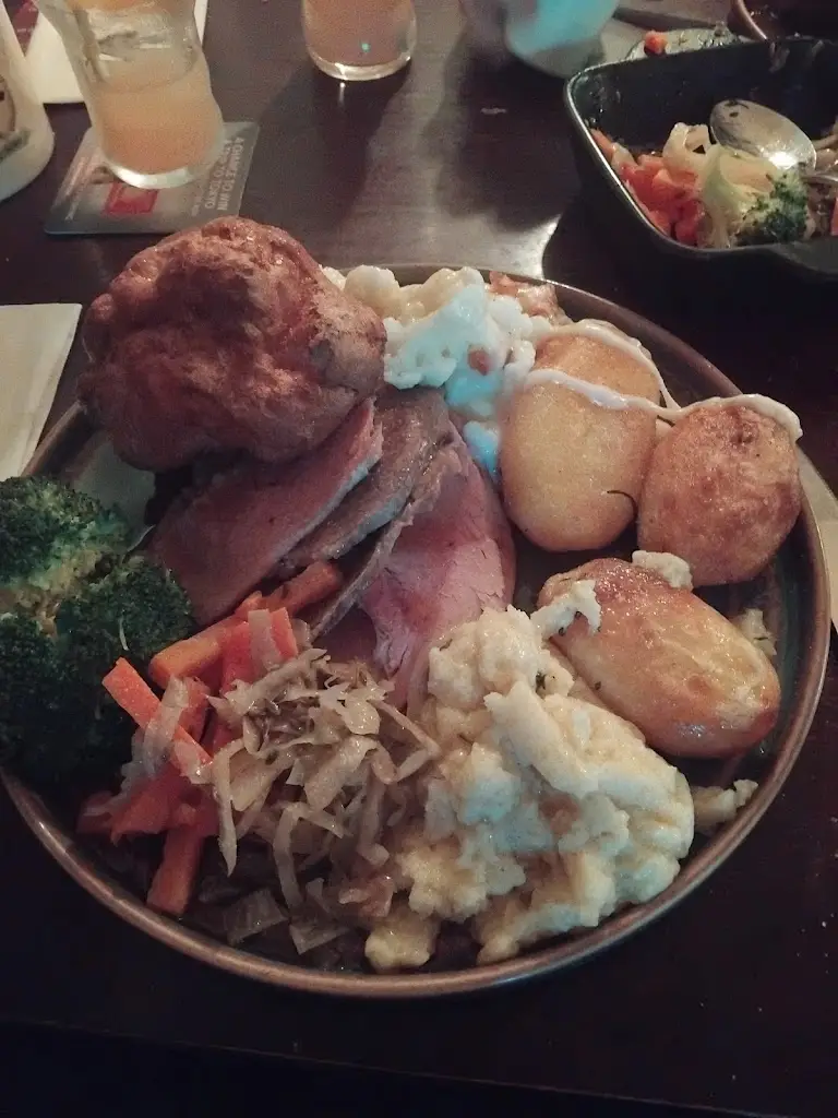 Anita Thornton_The White Bear Steak House & Restaurant_Epworth_review