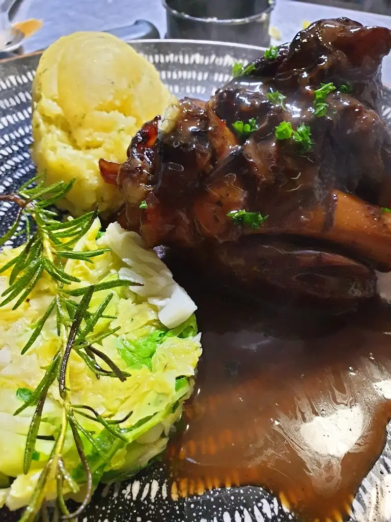 The White Bear Steak House & Restaurant_Epworth_slider_image_2