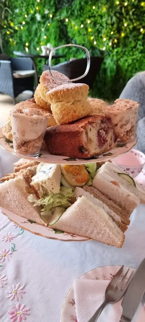 Joanne Stanley_Hattys Tea Room & Mad Hattys Wine Bar_Epworth_review