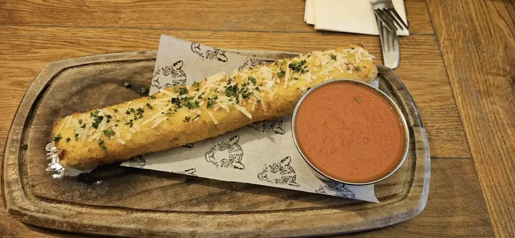 Robert Jones_The Leopard_Audlem_recensione