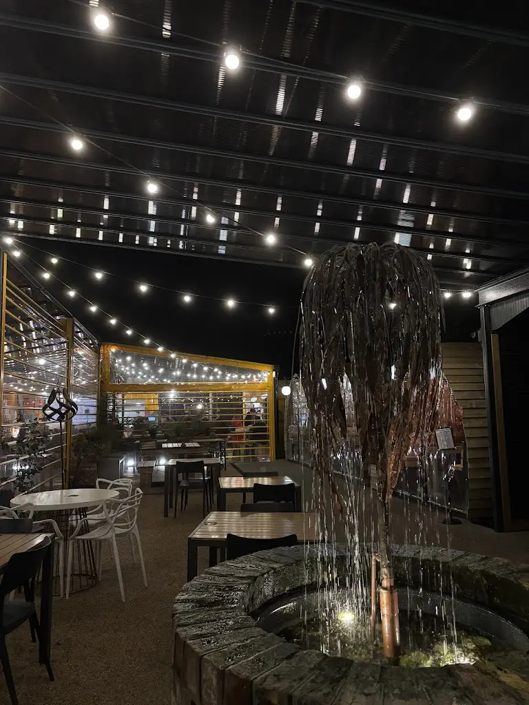 Loz Wilson_The Yard - by Silver Oak_Ely_review