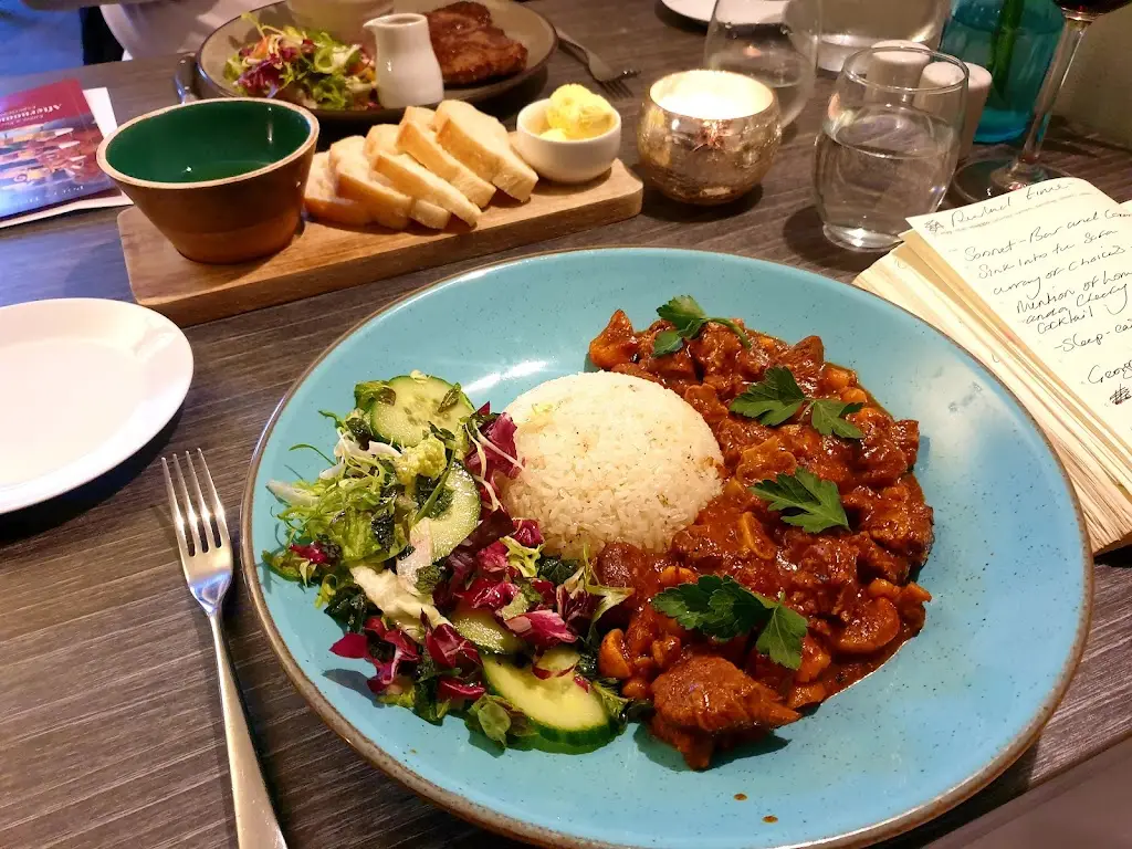 Chrystal Mason_The Dining Room at Poets House_Ely_review