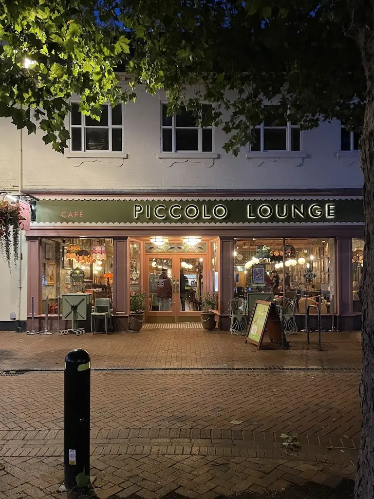 Piccolo Lounge_Ely_slider_image_1