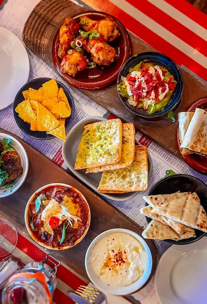 Piccolo Lounge_Ely_slider_image_2