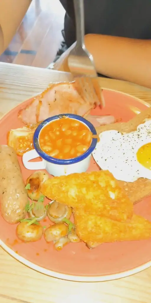 Caballo Lounge_Epsom_slider_image_2