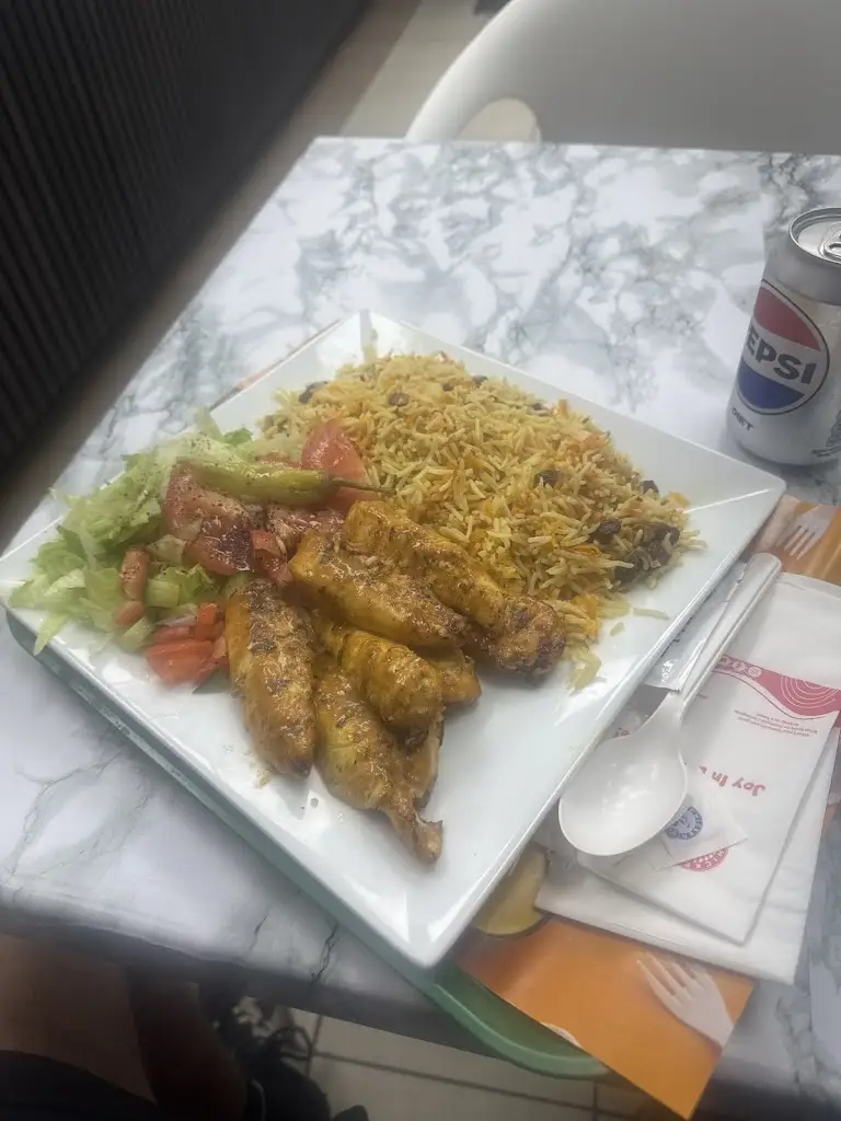 Khashayar Sharif_Chicken Valley Epsom_Epsom_recensione