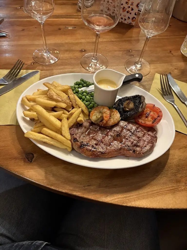 Hannah_Moseley Park Beefeater_Essington_review