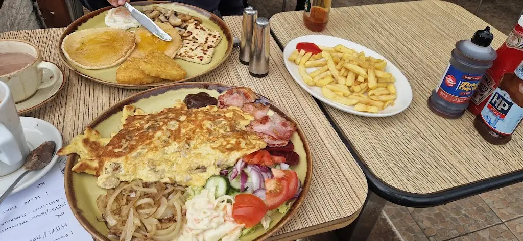 Louise Cotton_Munchies_Erith_reseña