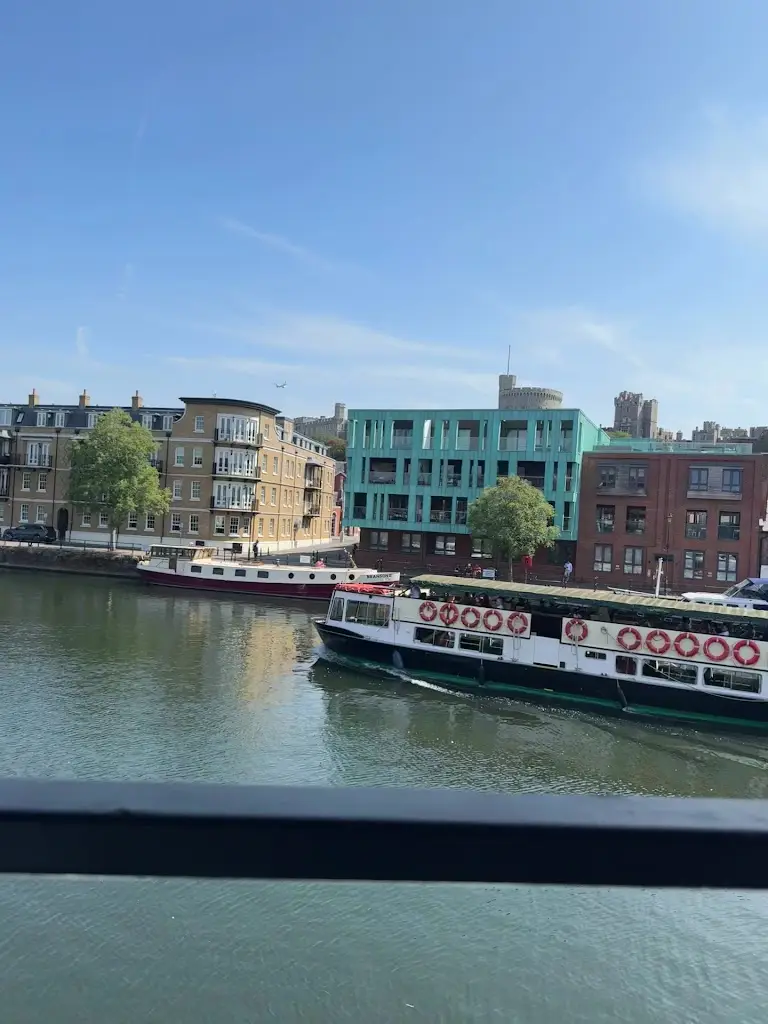 Vinne_Côte Windsor_Eton_review