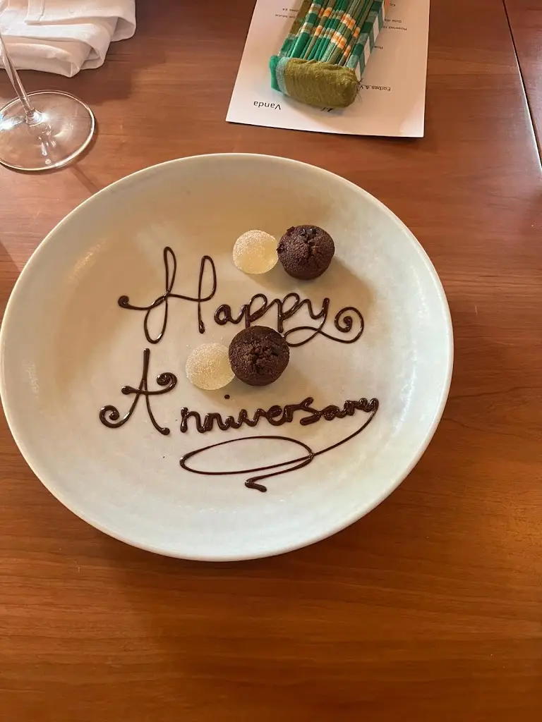 Vanda Thomas_Haywards_Epping_review