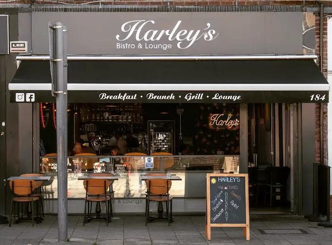 Harley’s Bistro & Lounge restaurant in Epping