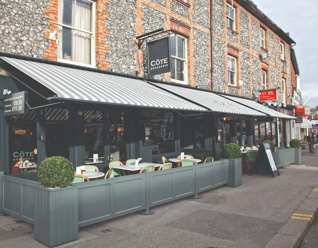 Côte Esher_Esher_slider_image_1