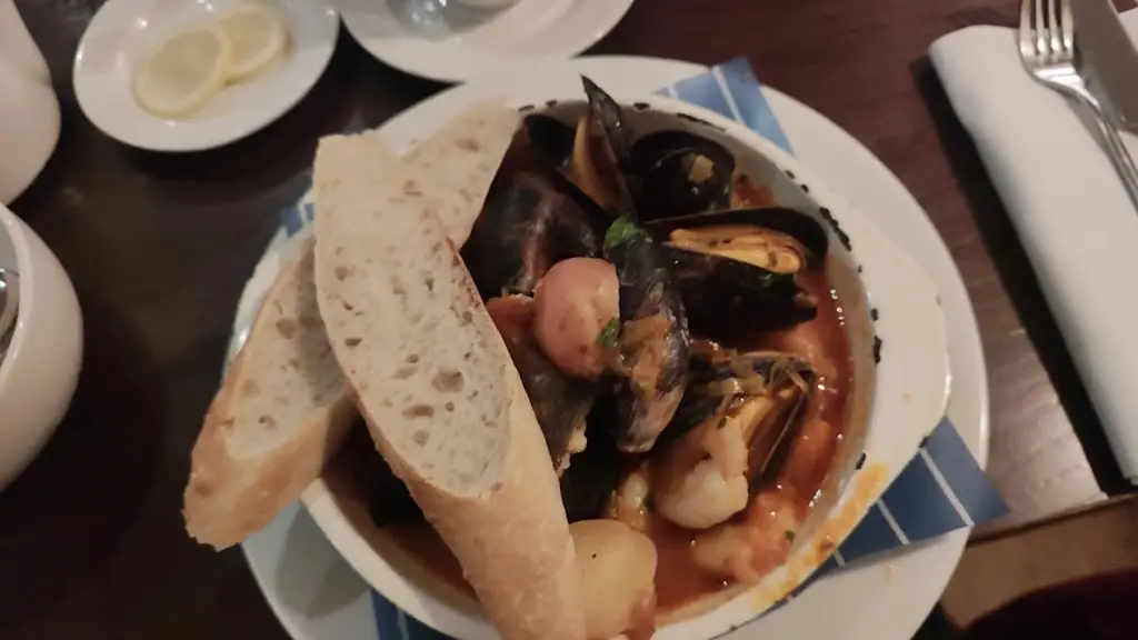 Côte Esher_Esher_slider_image_2