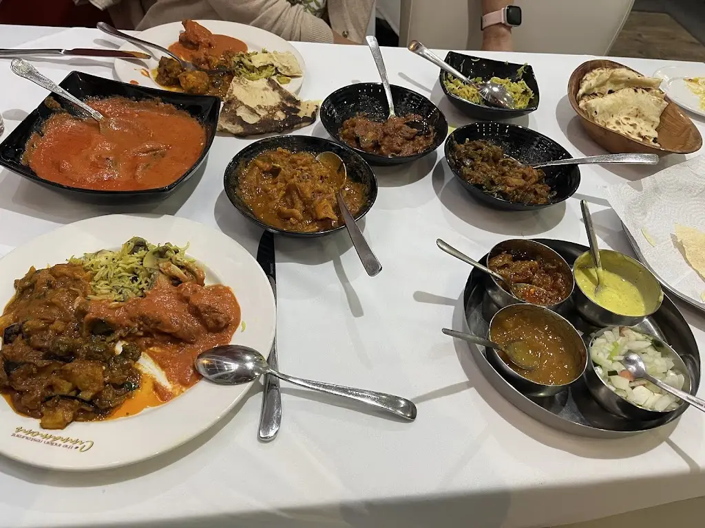 Ems King_Cinnamons_Axminster_review