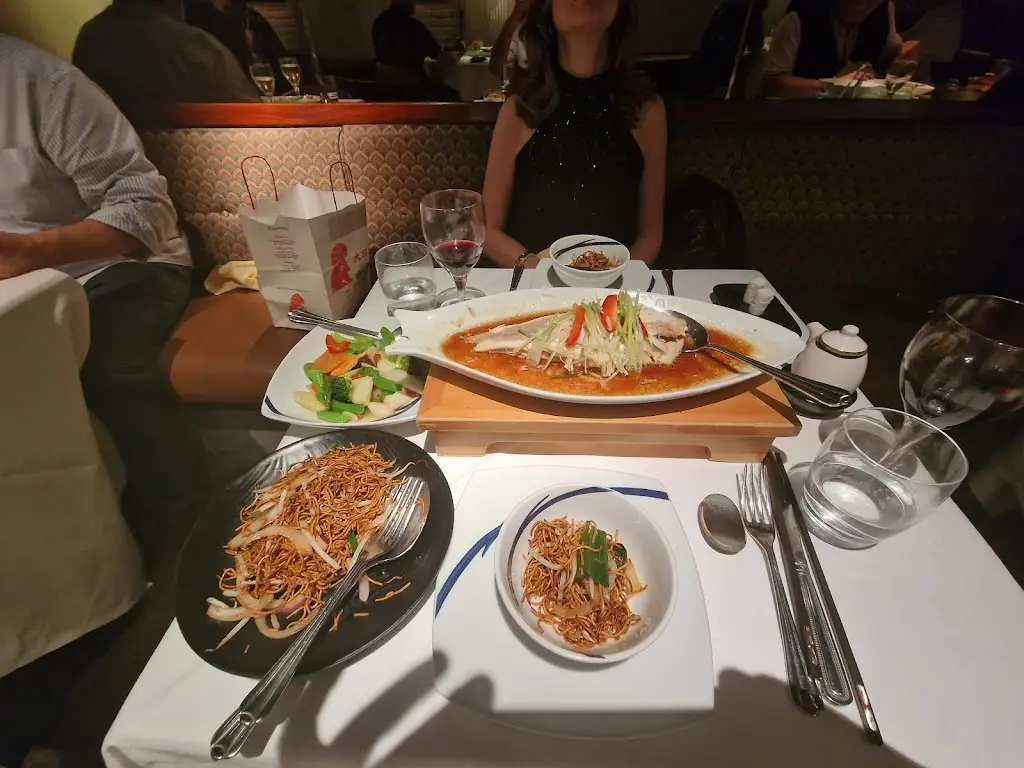 Menu_The Good Earth_Esher_image_7