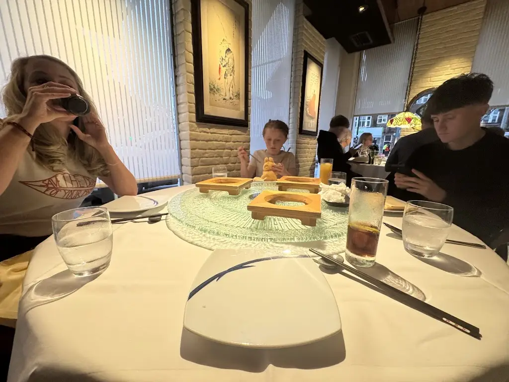 Andrew Pirie_The Good Earth_Esher_review