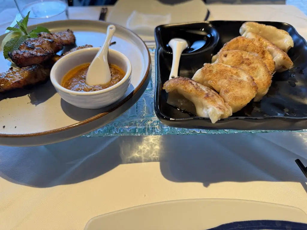 Alex Lambe_The Good Earth_Esher_review