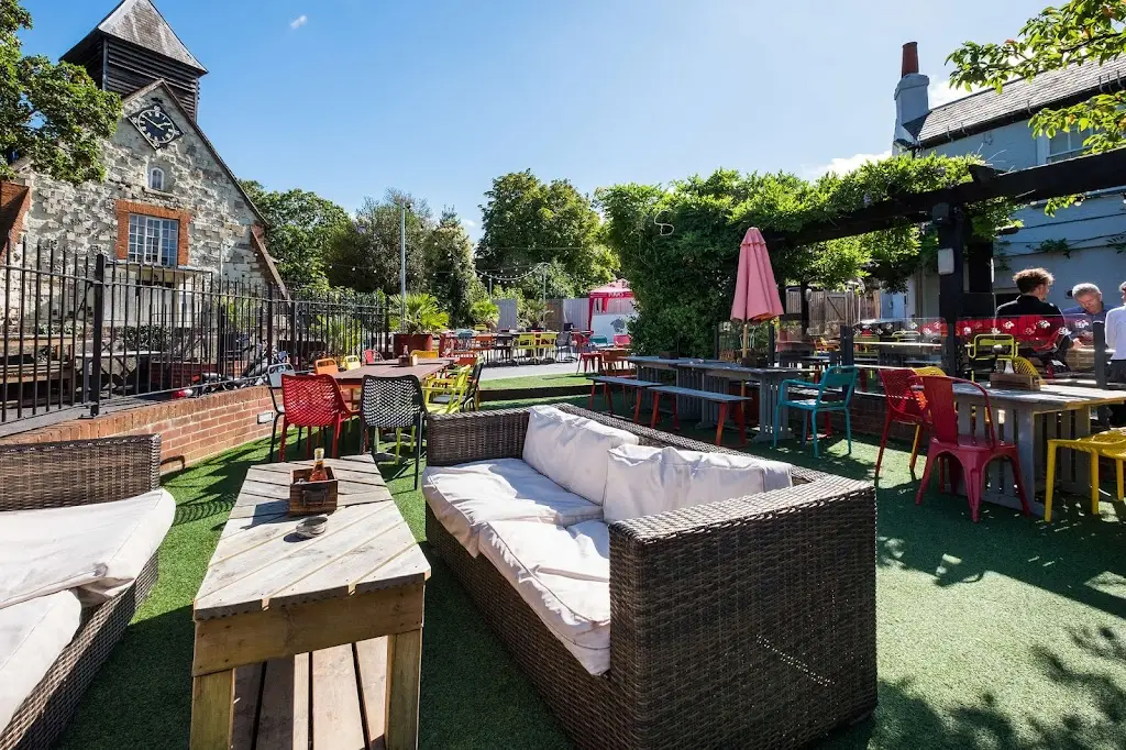 The Bear_Esher_slider_image_1